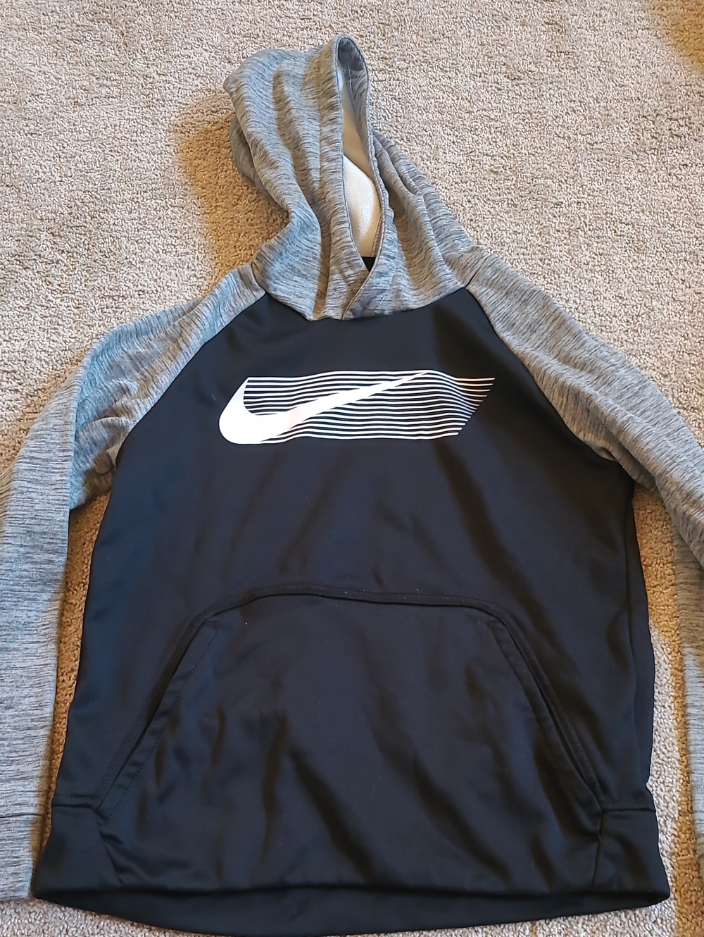 Nike Black Body with Gray Raglan Sleeve Hooded Pullover Boys Medium
